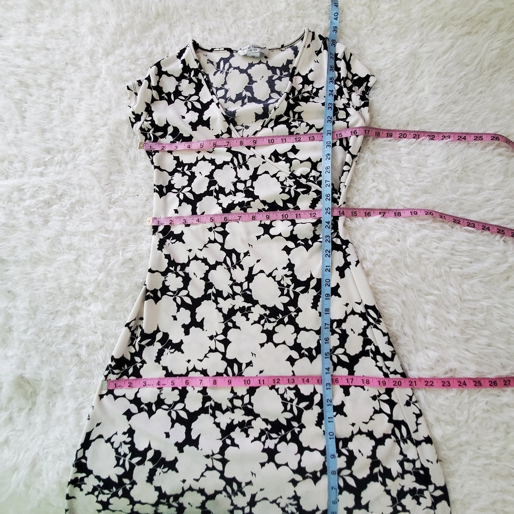 ๐ฅ3/$25๐ฅ Rena Rowan Floral Dress - Picture 6 of 9